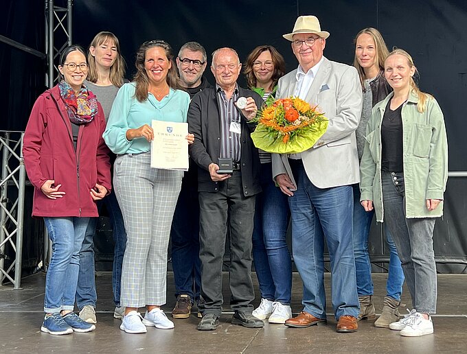 Günter Wessels erhält die silberne Stadtplakette