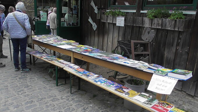 Bücherverkauf zum halben Preis